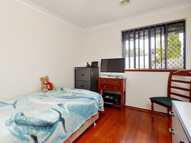 4 Cain Place, Leeming WA 6149