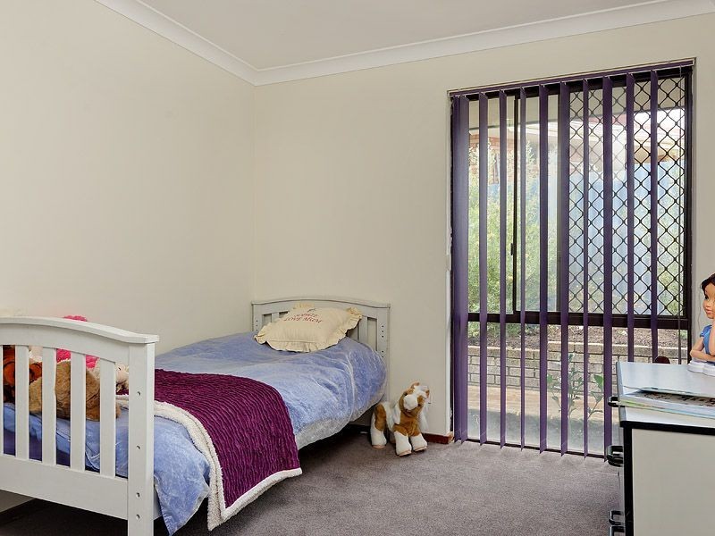 4 Cain Place, Leeming WA 6149