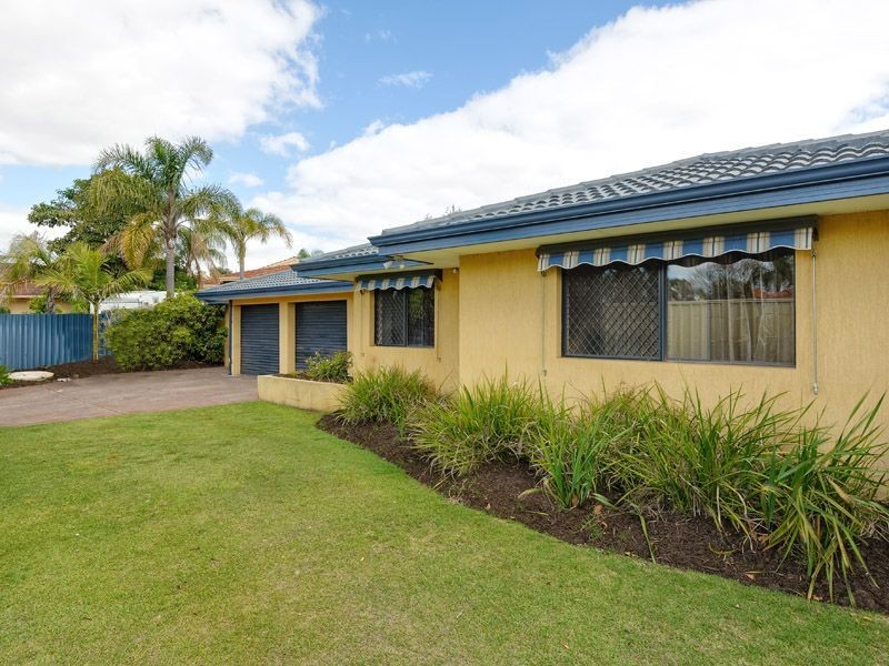4 Cain Place, Leeming WA 6149