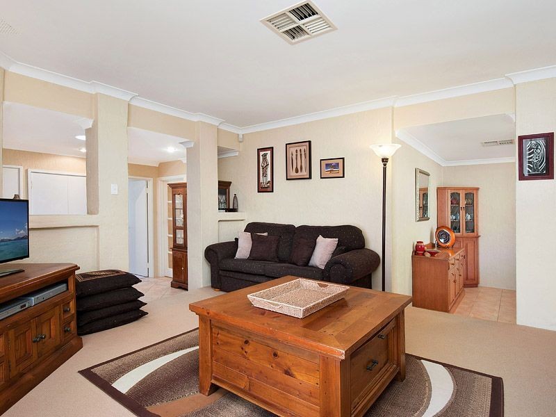 26 Kershaw Gardens, Leeming WA 6149