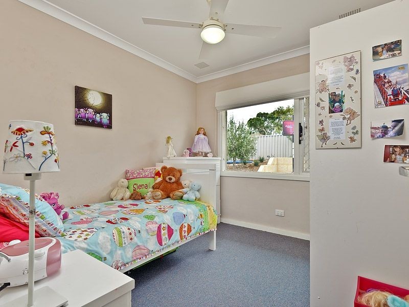 17 Erpingham Road, Hamilton Hill WA 6163