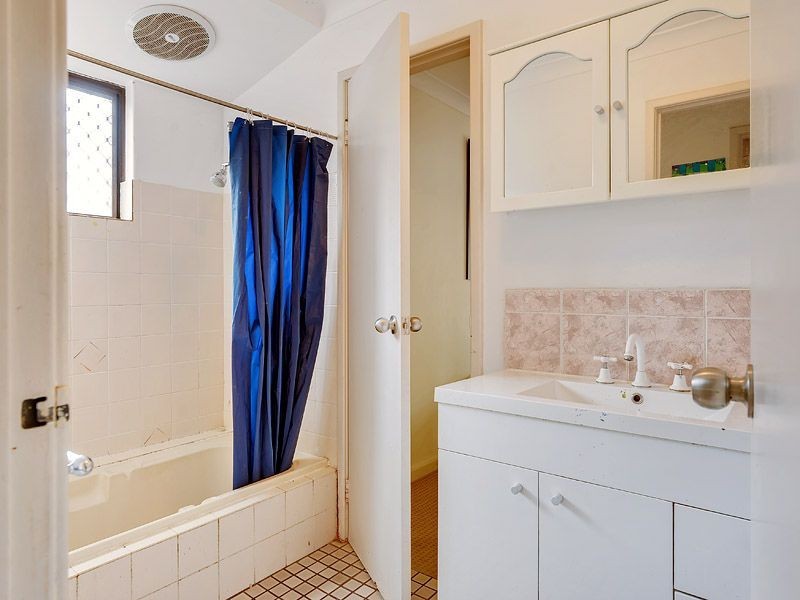 13 Prout Way, Bibra Lake WA 6163