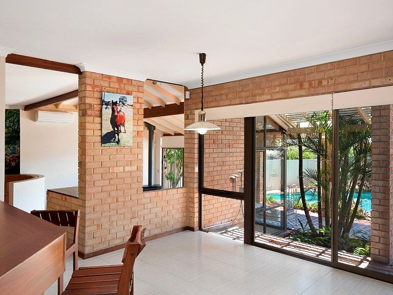 8 Hannah Place, Leeming WA 6149