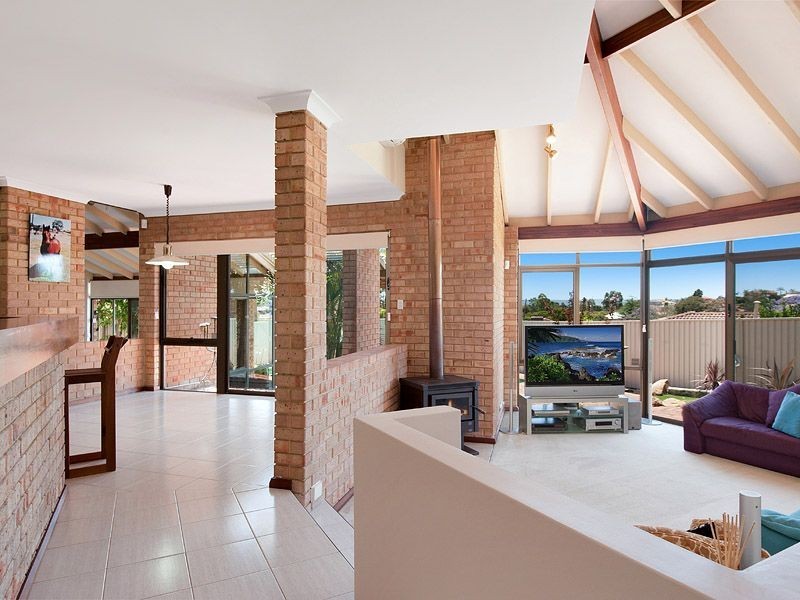 8 Hannah Place, Leeming WA 6149