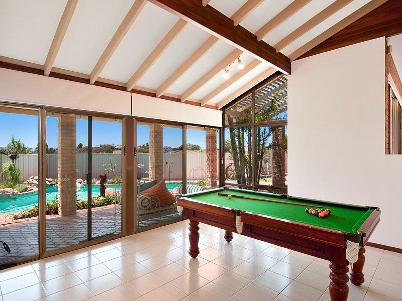 8 Hannah Place, Leeming WA 6149