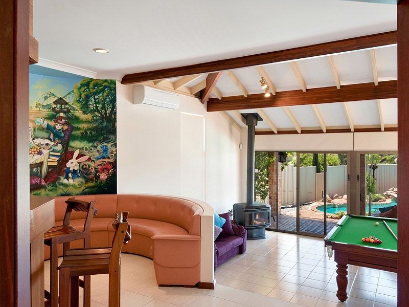 8 Hannah Place, Leeming WA 6149