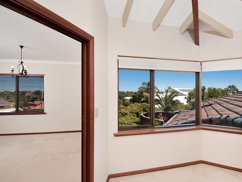 8 Hannah Place, Leeming WA 6149