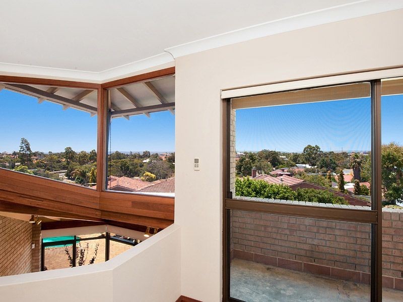 8 Hannah Place, Leeming WA 6149