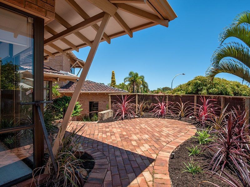 8 Hannah Place, Leeming WA 6149