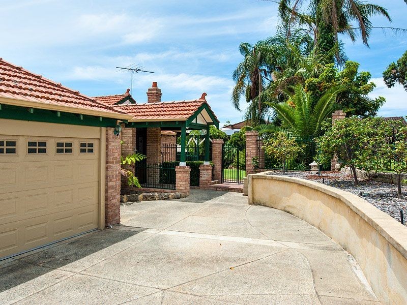 3 Hannah Place, Leeming WA 6149