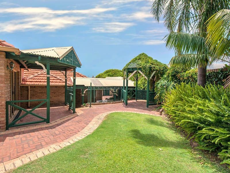 3 Hannah Place, Leeming WA 6149