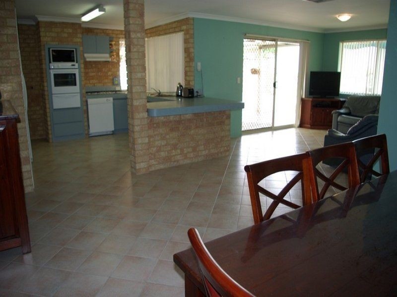 9 Seabrook Place, Success WA 6164