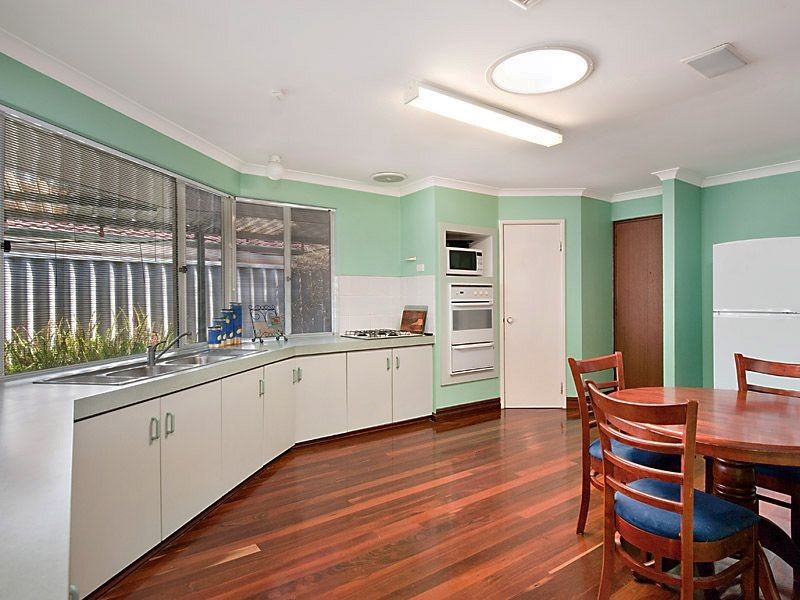 2 Empress Crescent, Atwell WA 6164