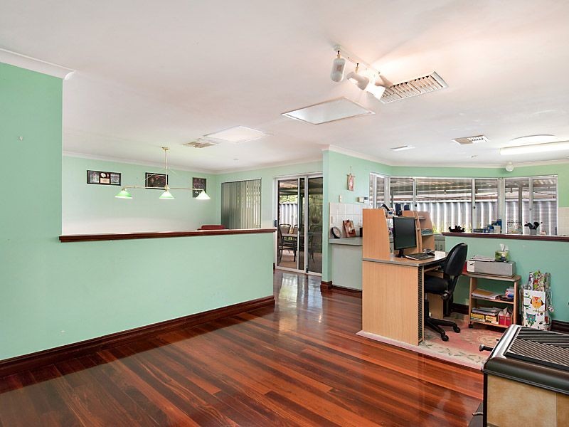 2 Empress Crescent, Atwell WA 6164