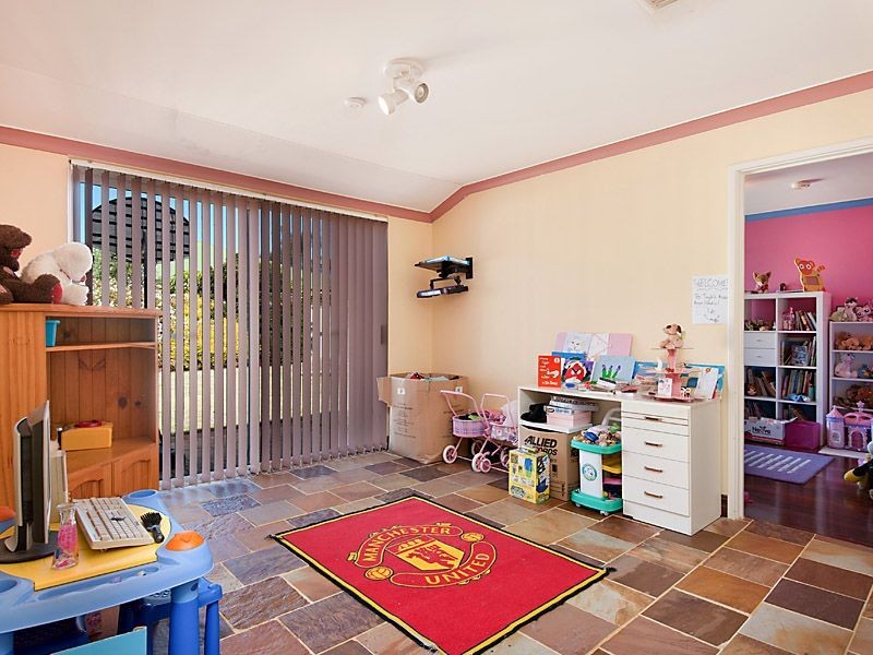 2 Empress Crescent, Atwell WA 6164