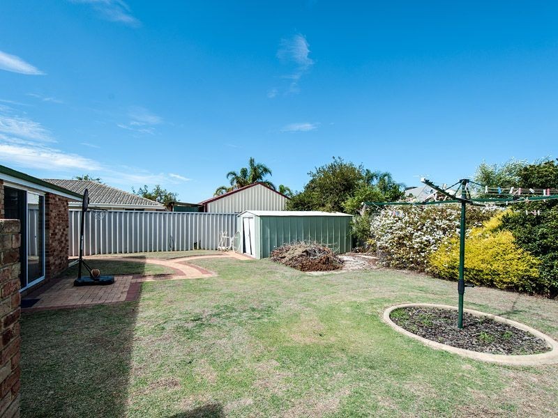 2 Empress Crescent, Atwell WA 6164