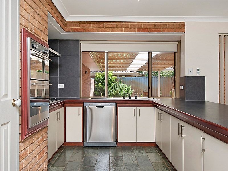 15 Earnshaw Loop, Leeming WA 6149