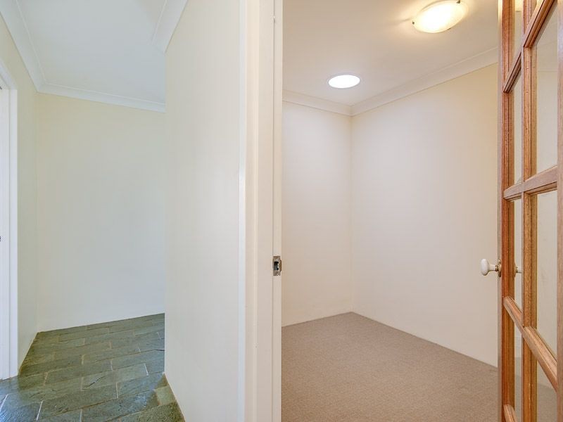 15 Earnshaw Loop, Leeming WA 6149