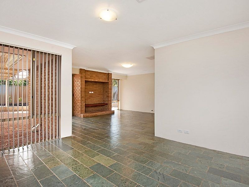 15 Earnshaw Loop, Leeming WA 6149