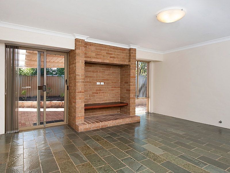 15 Earnshaw Loop, Leeming WA 6149