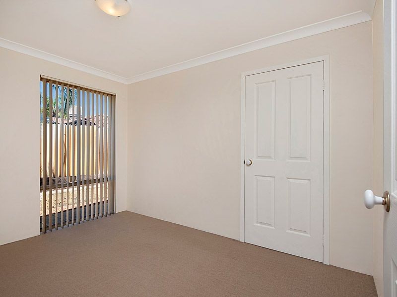 15 Earnshaw Loop, Leeming WA 6149