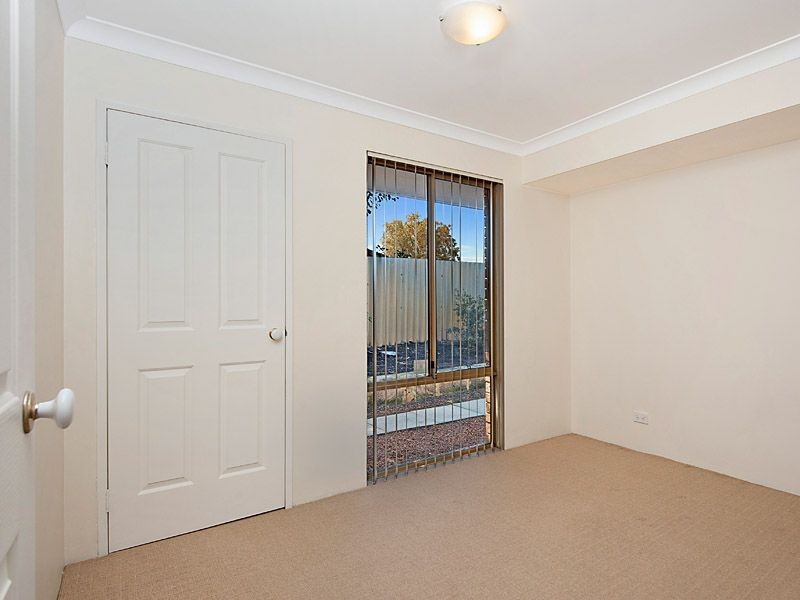 15 Earnshaw Loop, Leeming WA 6149