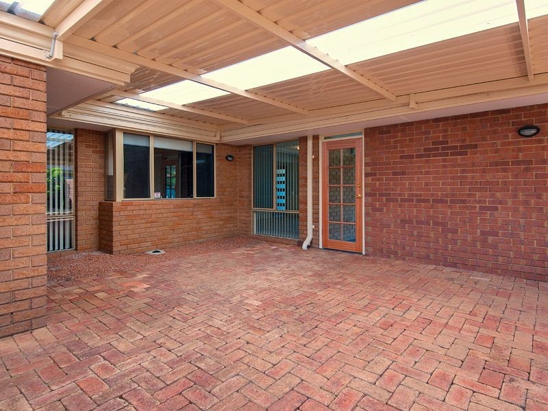 15 Earnshaw Loop, Leeming WA 6149
