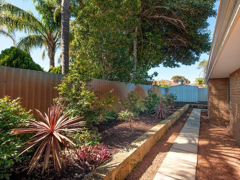 15 Earnshaw Loop, Leeming WA 6149