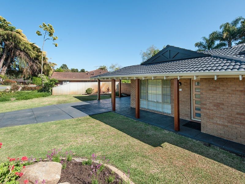 15 Earnshaw Loop, Leeming WA 6149