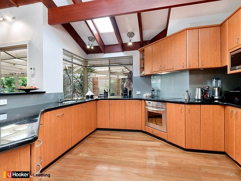 6 Liddell Heights, Leeming WA 6149