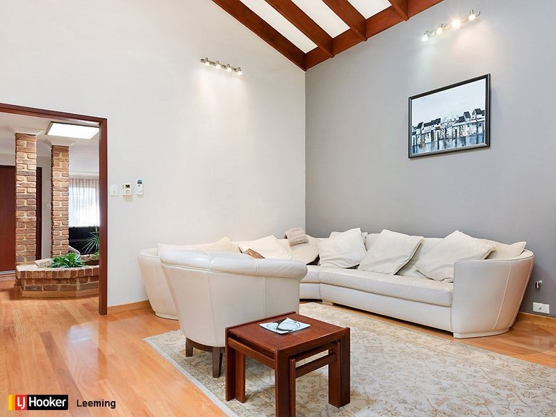 6 Liddell Heights, Leeming WA 6149