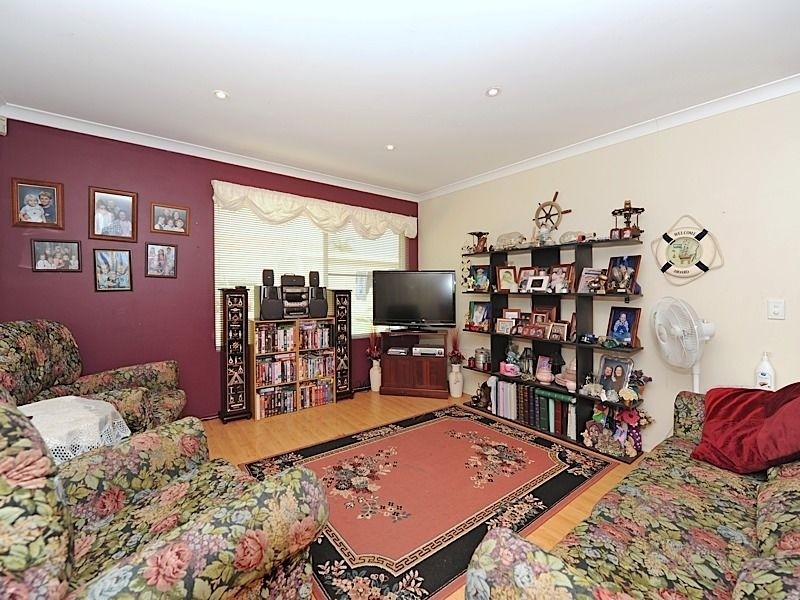 18 Bannigan Avenue, Success WA 6164