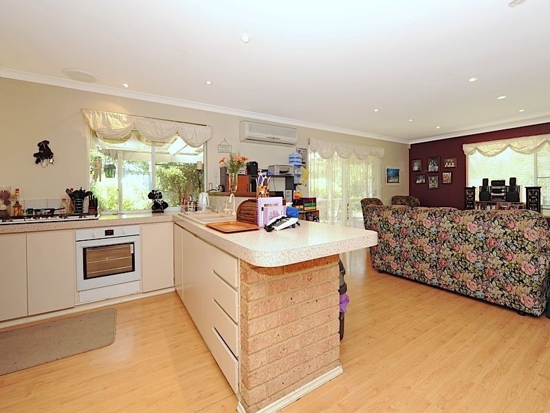 18 Bannigan Avenue, Success WA 6164