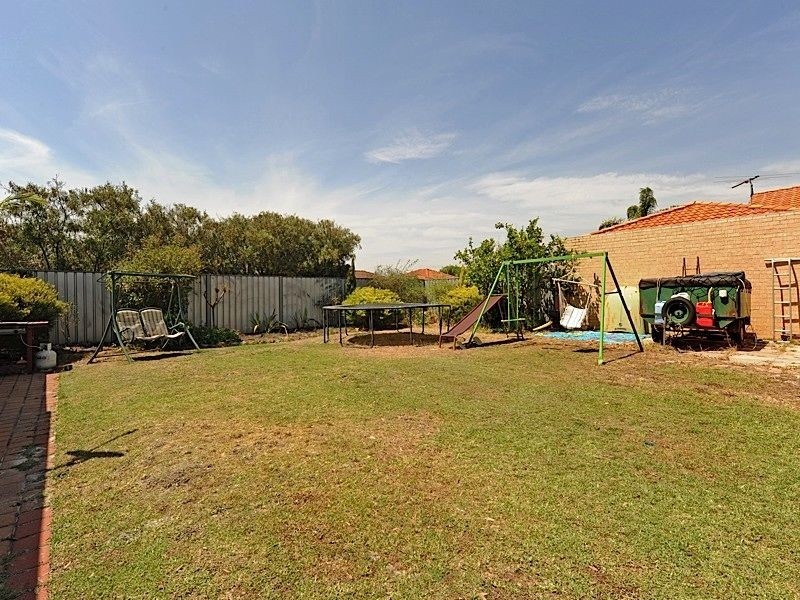 18 Bannigan Avenue, Success WA 6164