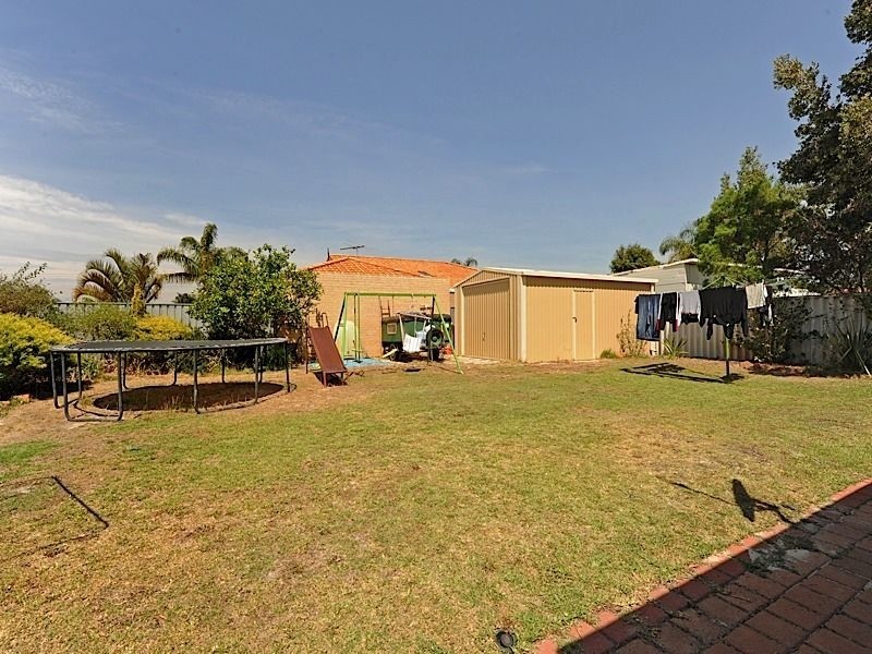 18 Bannigan Avenue, Success WA 6164