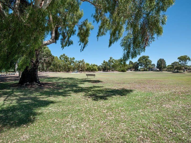 2 Nolt Court, Leeming WA 6149