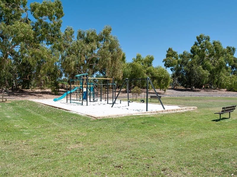 2 Nolt Court, Leeming WA 6149