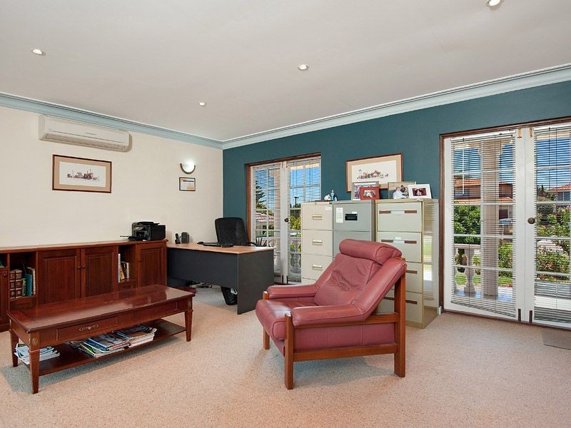 29 Edgewater Road, Salter Point WA 6152