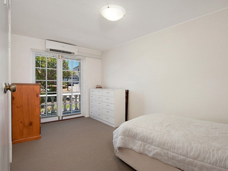 29 Edgewater Road, Salter Point WA 6152