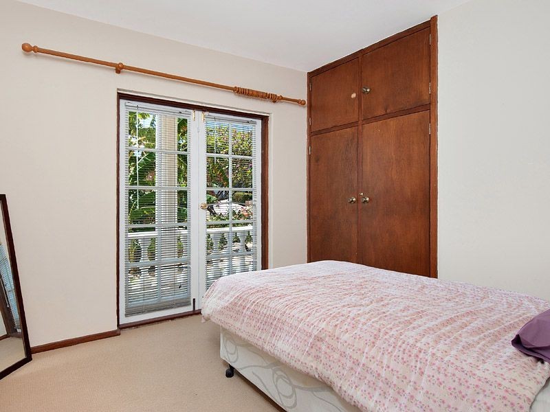 29 Edgewater Road, Salter Point WA 6152