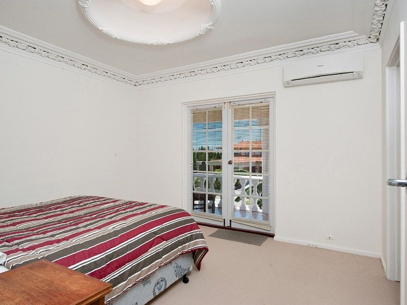 29 Edgewater Road, Salter Point WA 6152