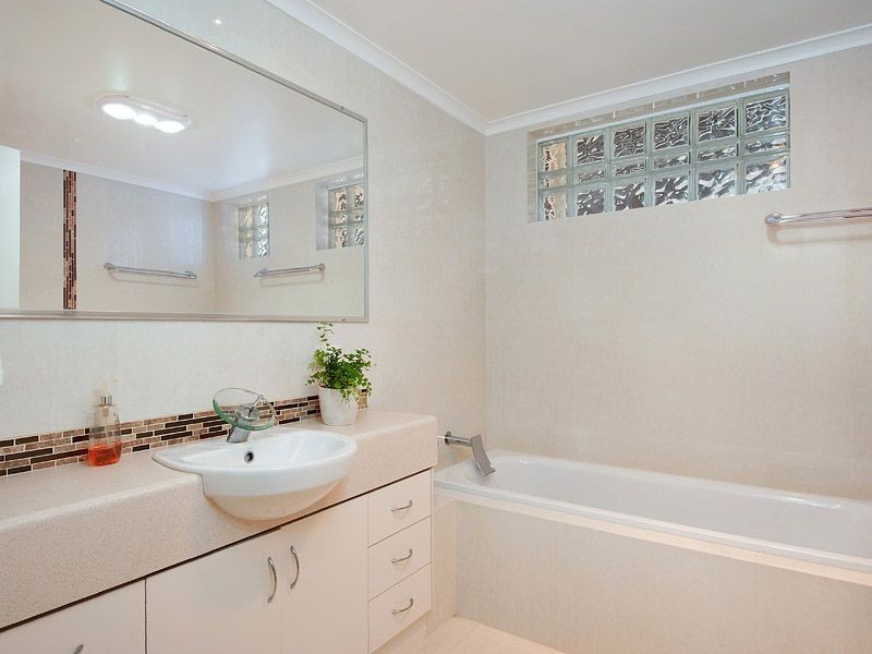 29 Edgewater Road, Salter Point WA 6152