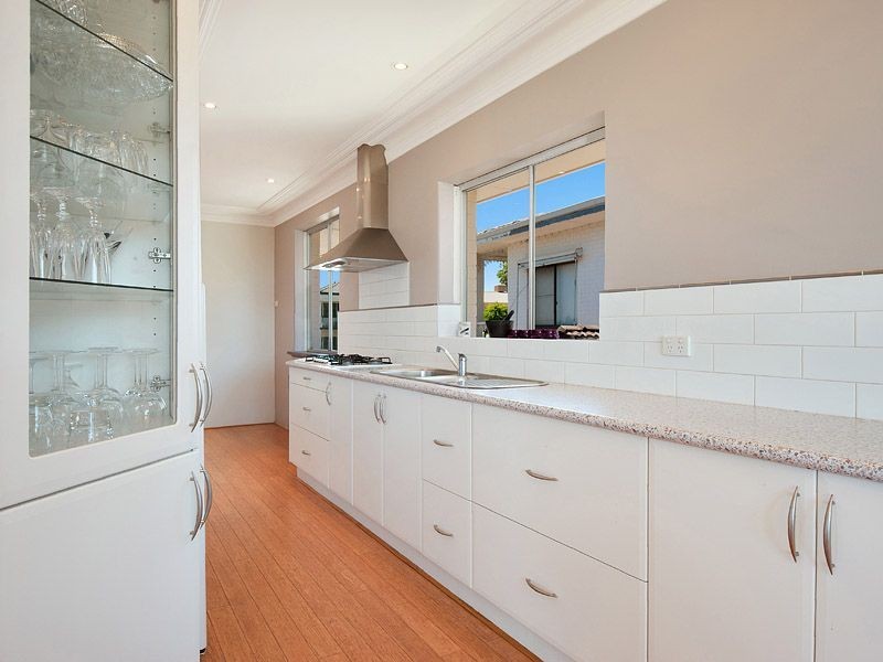 29 Edgewater Road, Salter Point WA 6152