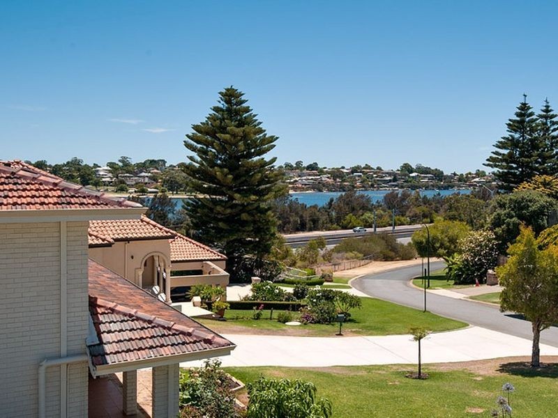 29 Edgewater Road, Salter Point WA 6152