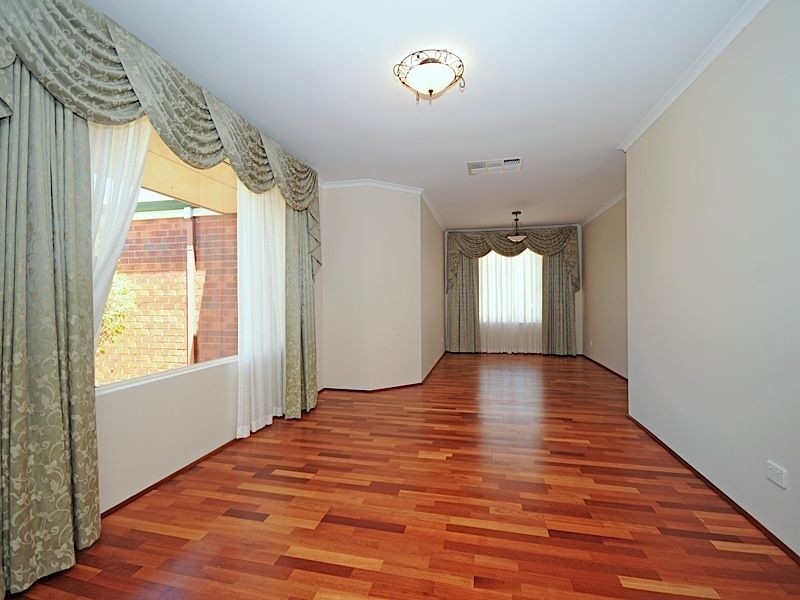 15 Vere Parkway, Canning Vale WA 6155