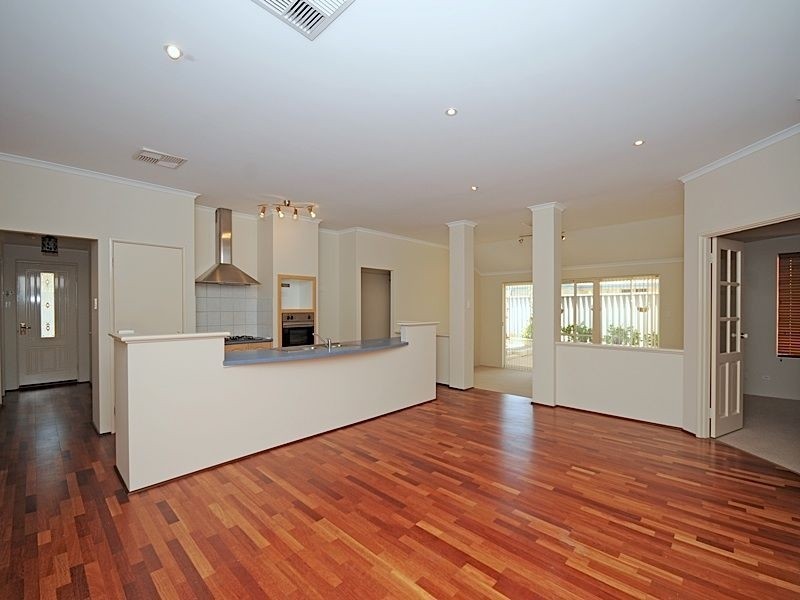 15 Vere Parkway, Canning Vale WA 6155