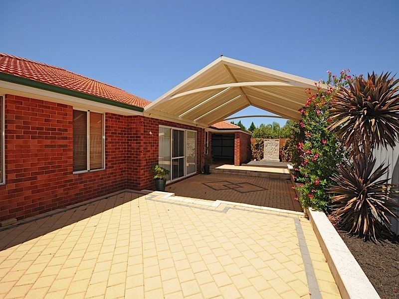 15 Vere Parkway, Canning Vale WA 6155