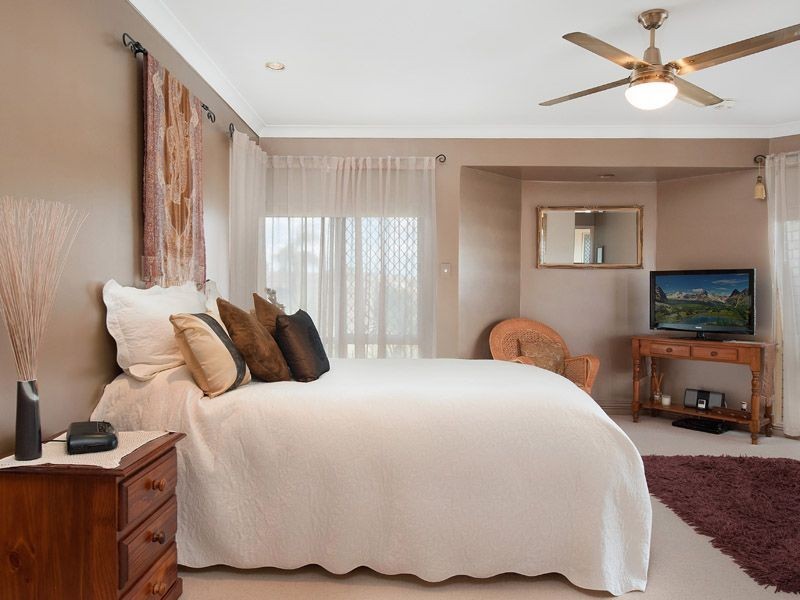 7 Demasson Rise, Leeming WA 6149