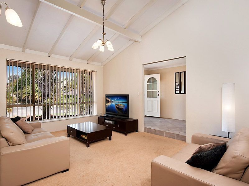 14 Hollingsworth Way, Leeming WA 6149