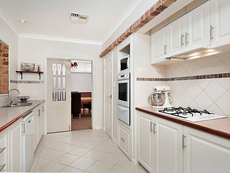 14 Harwood Rise, Leeming WA 6149